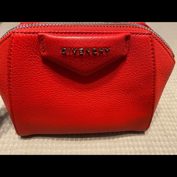 SOLD !Givenchy Antigona Wristlet - Picture 2 of 9